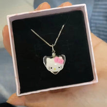 Laden Sie das Bild in den Galerie-Viewer, Sanrio Hello Kitty Ashes Parfüm-Aufbewahrungskette
