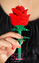 Cargar imagen en el visor de la galería, Juguete de bloques de construcción de rosas para regalo de parejas
