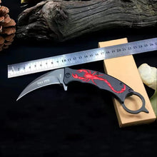 Cargar imagen en el visor de la galería, Herramienta táctica de supervivencia para acampar al aire libre con cuchillo de garra plegable de escorpión 3D
