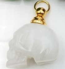 Cargar imagen en el visor de la galería, Collar de cabeza de calavera de guardián de cenizas de perfume de cristal curativo natural
