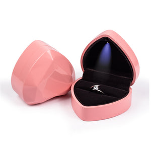 Caja colgante de anillo LED en forma de corazón