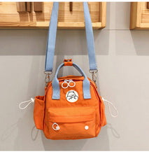 Laden Sie das Bild in den Galerie-Viewer, Mini-Rucksack aus Nylon mit drei Verwendungsmöglichkeiten
