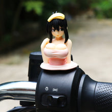 Laden Sie das Bild in den Galerie-Viewer, Sexy Mädchen Brust schütteln schöne Mädchen Puppe Auto Ornament Anime Modell

